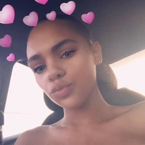 Meet your Posher, Mimii